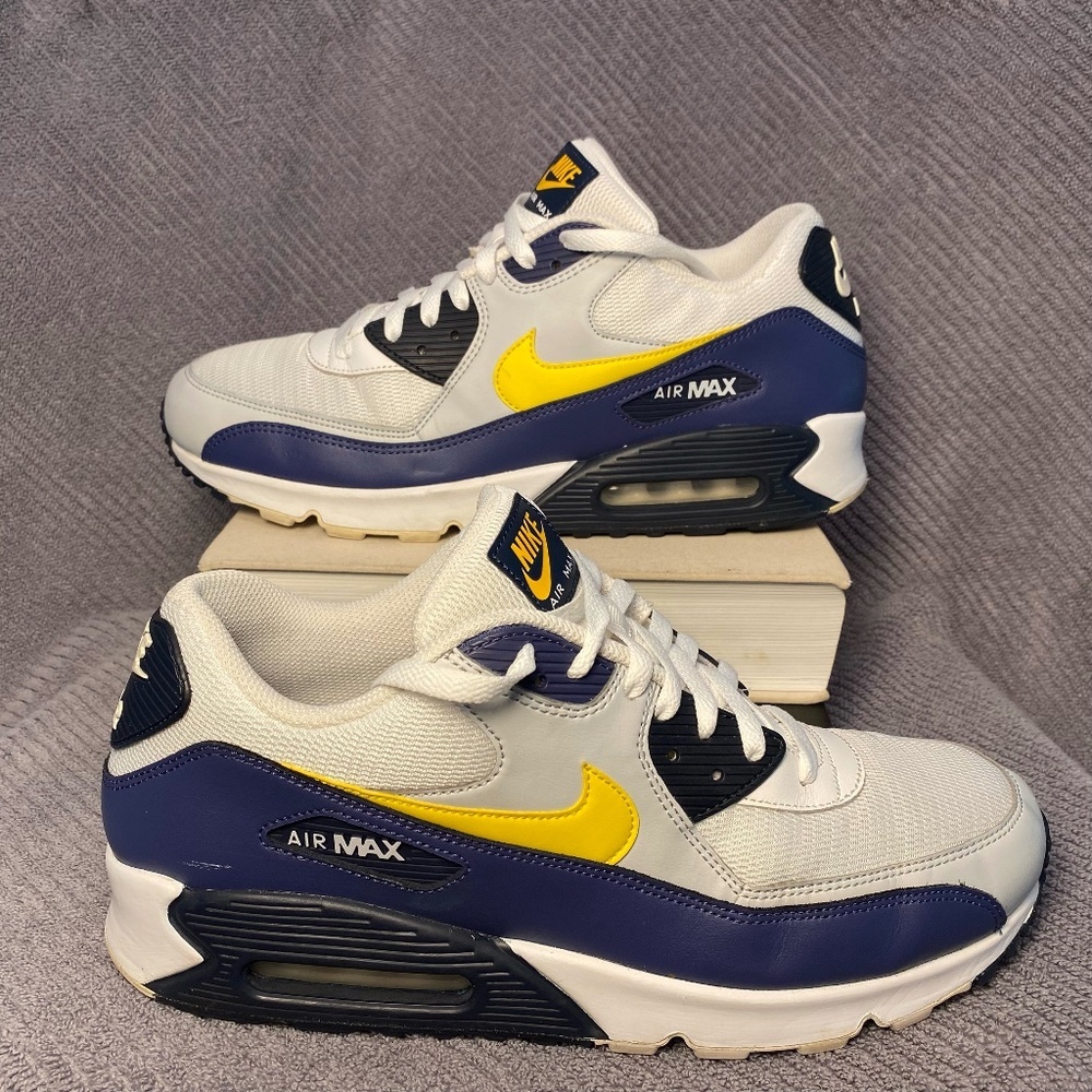 Nike Air Max 90 'Michigan'
